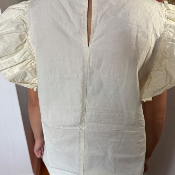 Used , TCEC  Women’s Ruffle Sleeve Top, Cream Colored, Size Medium - Picture 2 of 4